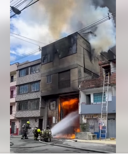 Ver Full Clear Video incendio en medellín