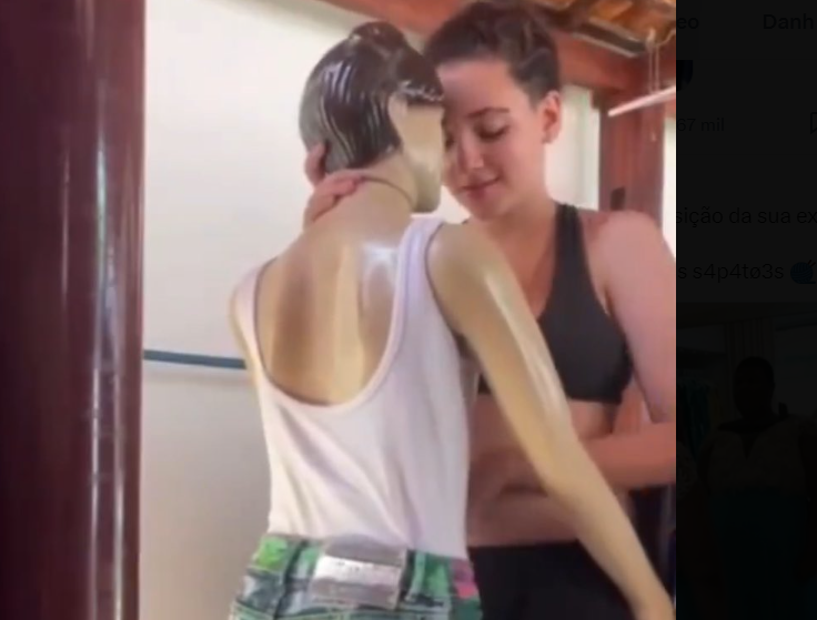 Vídeo da Souza com o Manequim